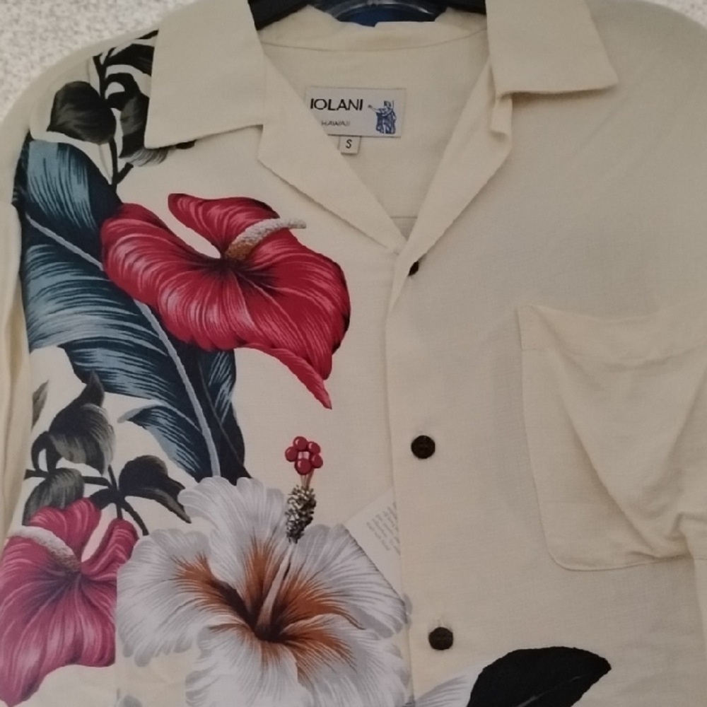 Iolani Floral Hawaiian Shirt